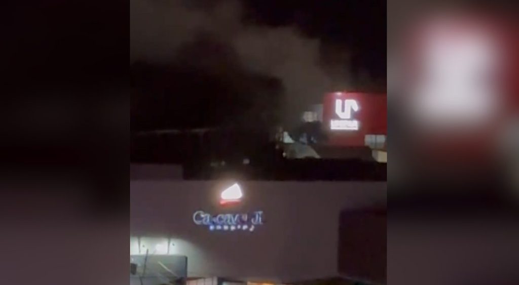 Vídeo mostra fumaça em shopping no Centro