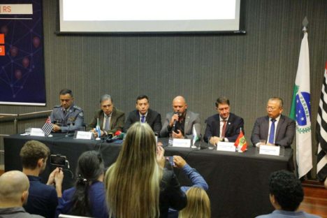 Paraná e mais quatro estados debatem integração de esforços no combate ao crime Imagem referente a Paraná e mais quatro estados debatem integração de esforços no combate ao crime