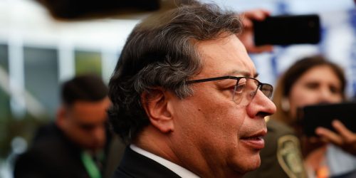 Presidente da Colômbia sugere greve geral após acusar Senado de fraude Imagem referente a Presidente da Colômbia sugere greve geral após acusar Senado de fraude