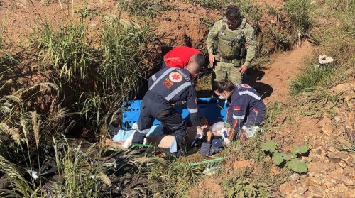 Motociclista fica ferido em colisão com caminhão na rodovia BR-163 Motociclista fica ferido em colisão com caminhão na rodovia BR-163
