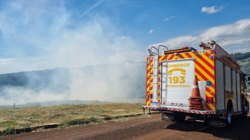 Corpo de Bombeiros é mobilizado para combater incêndio no Universitário Imagem referente a Corpo de Bombeiros é mobilizado para combater incêndio no Universitário