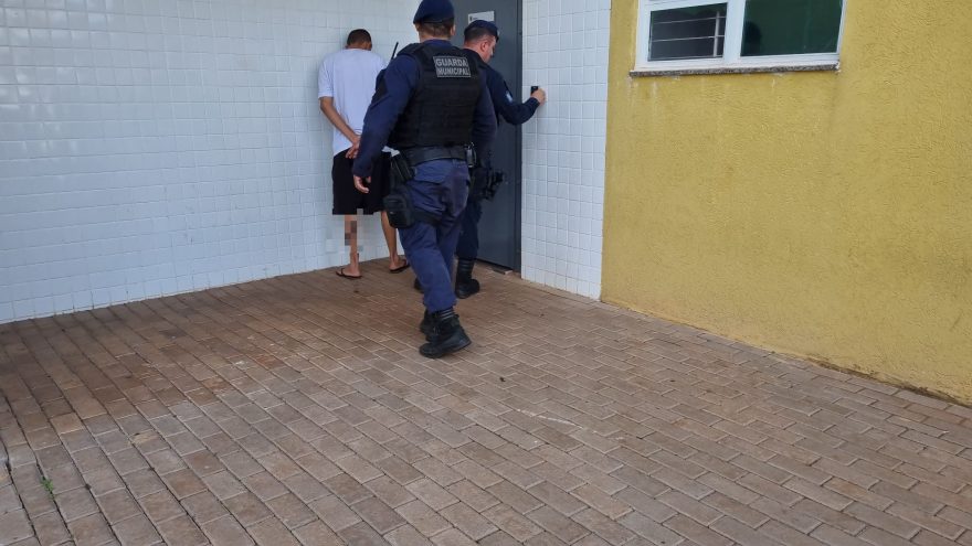 Homem é detido com crack no Terminal Leste