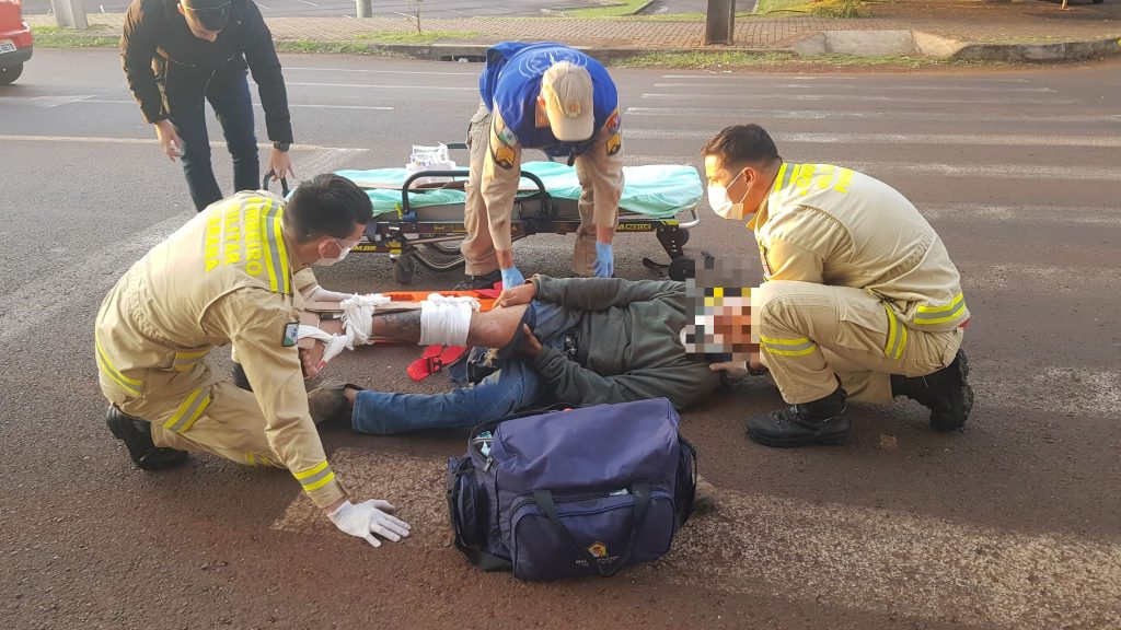 Motociclista sofre fratura na perna em acidente de trânsito no Santo Onofre Motociclista sofre fratura na perna em acidente de trânsito no Santo Onofre