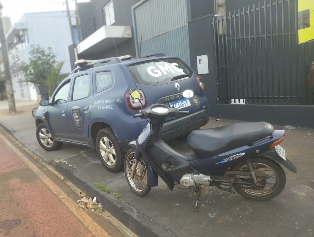 Em ação rotineira, Guarda Municipal recupera mais uma moto com registro de furto em Cascavel Em ação rotineira, Guarda Municipal recupera mais uma moto com registro de furto em Cascavel