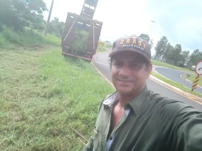 Davi da Silva, de 46 anos, não resiste a colisão de motos na PR-218 Davi da Silva, de 46 anos, não resiste a colisão de motos na PR-218