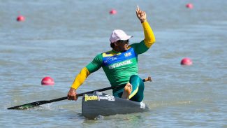 Isaquias Queiroz garante ouro na Copa do Mundo de canoagem velocidade Isaquias Queiroz garante ouro na Copa do Mundo de canoagem velocidade