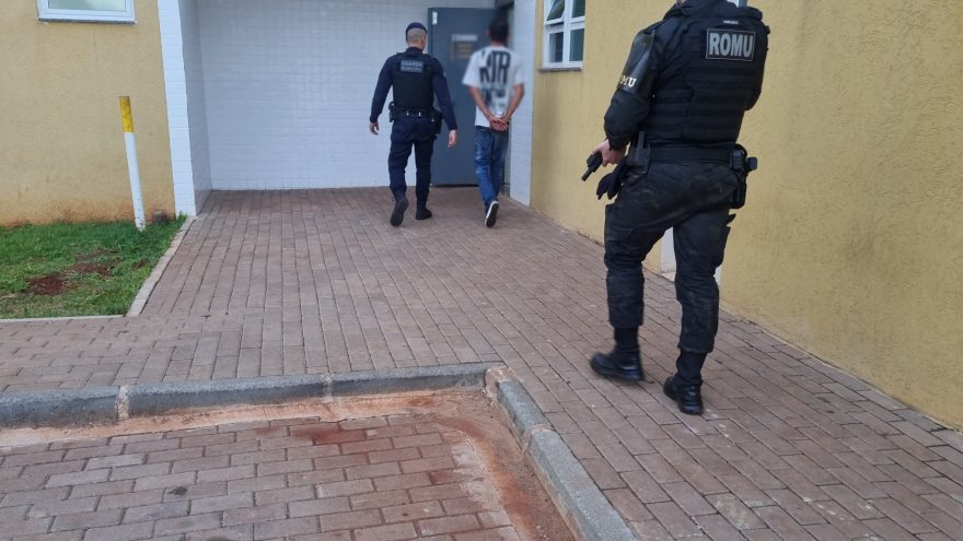 Equipes Romu recuperam veículo furtado e detêm suspeito em ação rápida