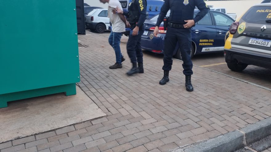 Garçom, aqui… Homem é detido após briga em bar no Bairro São Cristóvão