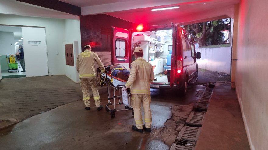Noite de sábado agitada: homem fica ferido ao cair de bicicleta na marginal da BR-277