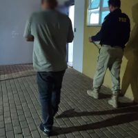 Imagem referente a Homem é detido pela PRF em veículo furtado em Santa Catarina