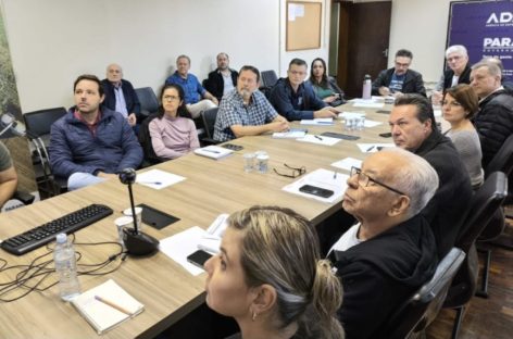 Estado apresenta a lideranças qualidade sanitária para evitar a chegada da gripe aviária Estado apresenta a lideranças qualidade sanitária para evitar a chegada da gripe aviária
