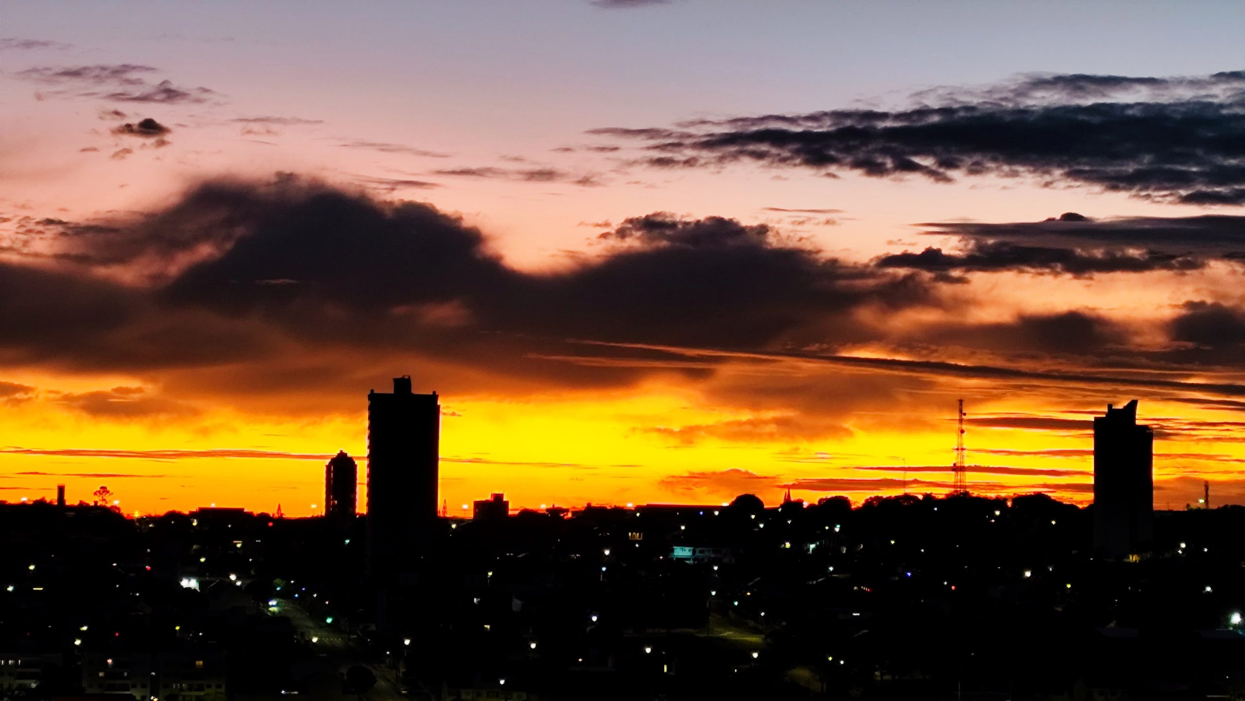 Segunda começa com clima instável em Cascavel — chuva? Hoje não. Mas amanhã... aí já é outra história! Segunda começa com clima instável em Cascavel — chuva? Hoje não. Mas amanhã... aí já é outra história!
