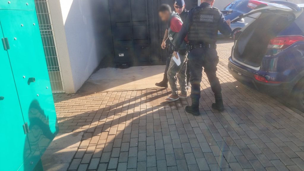 Homem descumpre medida protetiva e é detido em ação da Guarda Municipal Homem descumpre medida protetiva e é detido em ação da Guarda Municipal