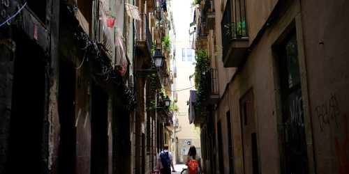 Espanha bloqueia mais de 65 mil anúncios de alugueis de temporada Imagem referente a Espanha bloqueia mais de 65 mil anúncios de alugueis de temporada
