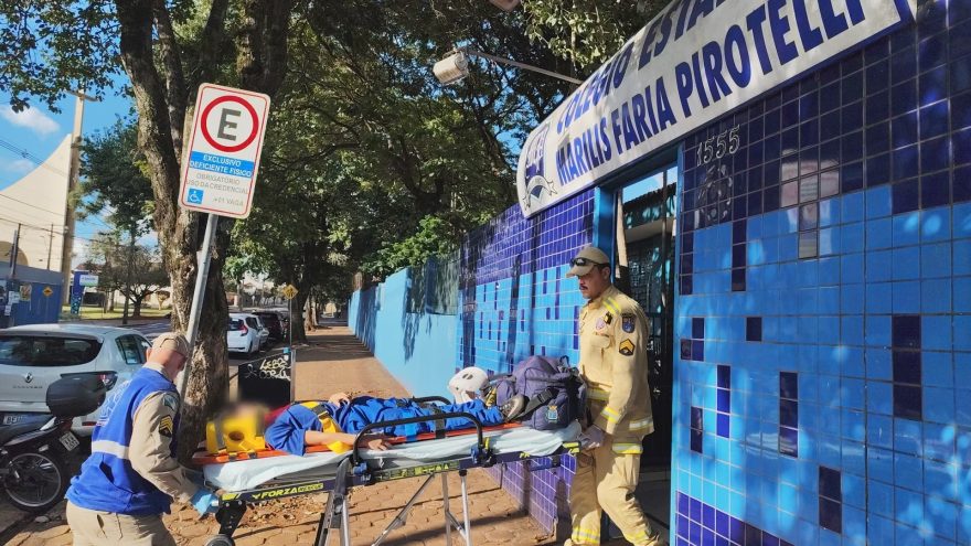 Médico e socorristas do Siate são mobilizados ao Colégio Marilis em Cascavel