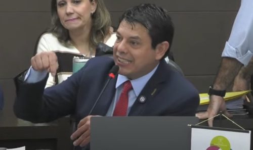 Venda de vape pode levar à cassação de alvará: “Prego de caixão” Imagem referente a Venda de vape pode levar à cassação de alvará: “Prego de caixão”