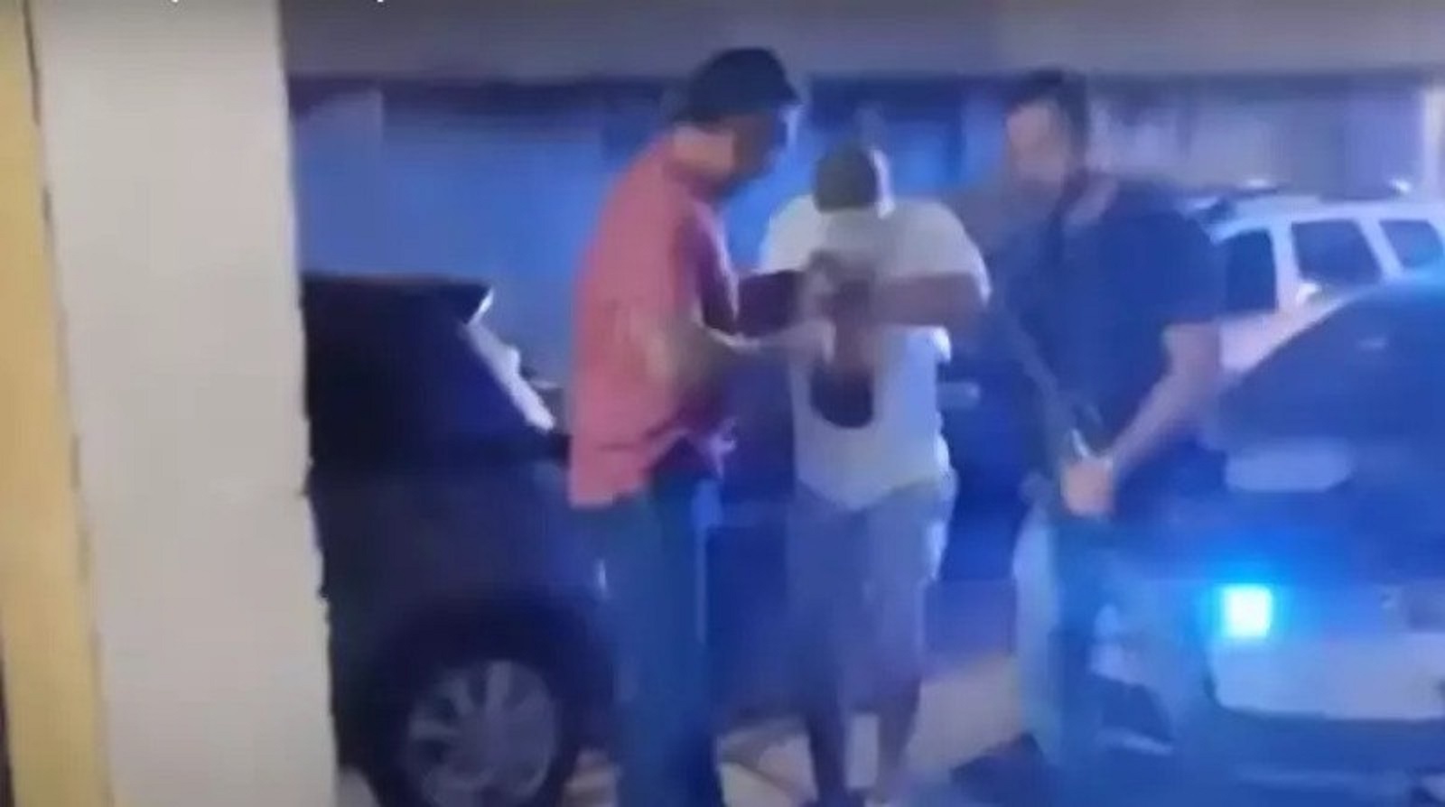 Menina de 4 anos é torturada e forçada a comer fezes pelo padrasto