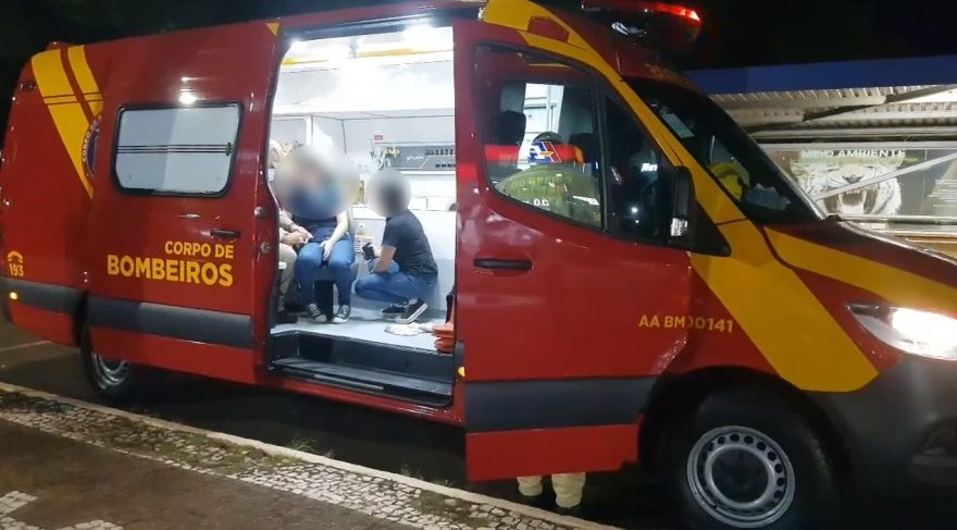 Jovem é atropelada por motocicleta na Avenida Brasil