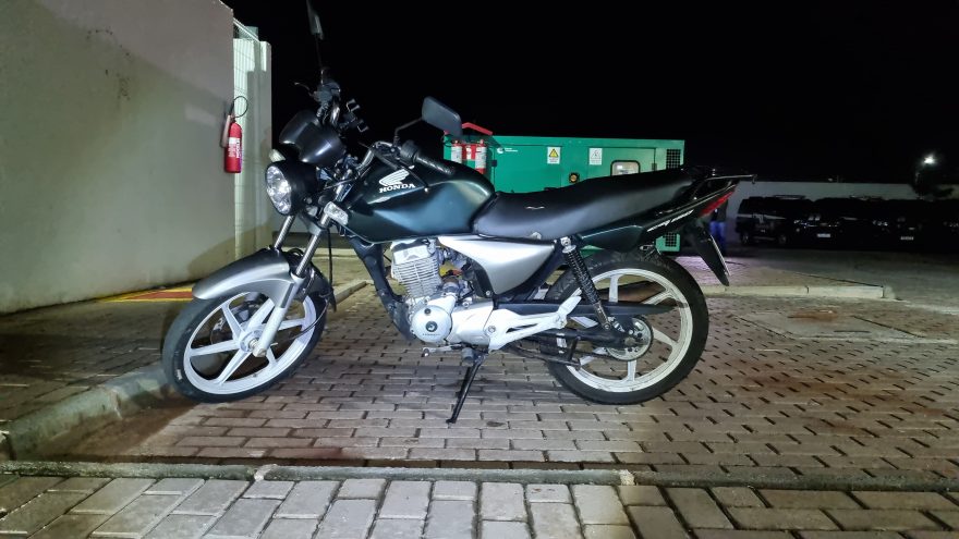 Motocicleta Honda CG com registro de furto é localizada pela GM no Barcelona