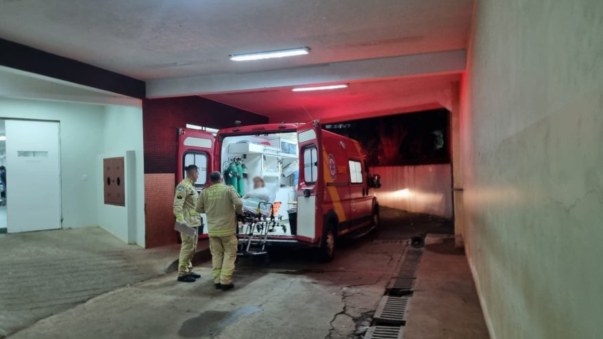 Idosa sofre queda dentro de casa e fica ferida no Centro de Cascavel