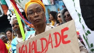 Quase 85% da população preta afirma ter sofrido discriminação racial