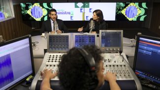 Governo avalia se mantém descontos do INSS por entidades