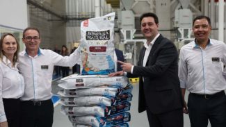 Indústria de alimentos pet inaugura investimento de R$ 140 milhões em Mandirituba