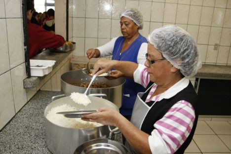 Estado investe na valorização das merendeiras com capacitação inédita do Senac Imagem referente a Estado investe na valorização das merendeiras com capacitação inédita do Senac