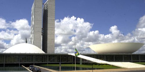 Comissões do Senado aprovam flexibilização do licenciamento ambiental Imagem referente a Comissões do Senado aprovam flexibilização do licenciamento ambiental