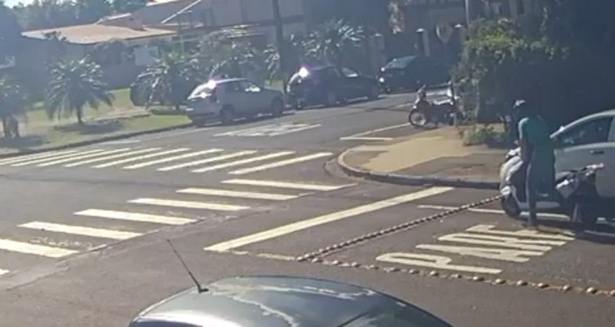 Scooter elétrica é furtada na Rua Gaspar Dutra em Cascavel