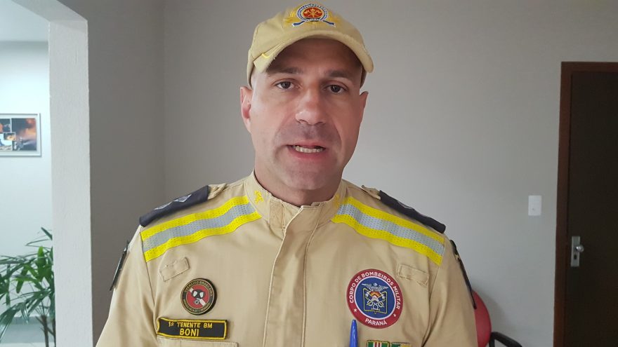 Tenente do Corpo de Bombeiros detalha combate a incêndio em cooperativa de laticínios em Cascavel