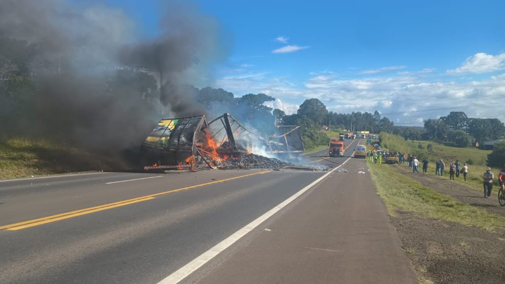 Três mortes: PRF confirma terceiro corpo encontrado carbonizado em grave acidente na BR-373 Três mortes: PRF confirma terceiro corpo encontrado carbonizado em grave acidente na BR-373