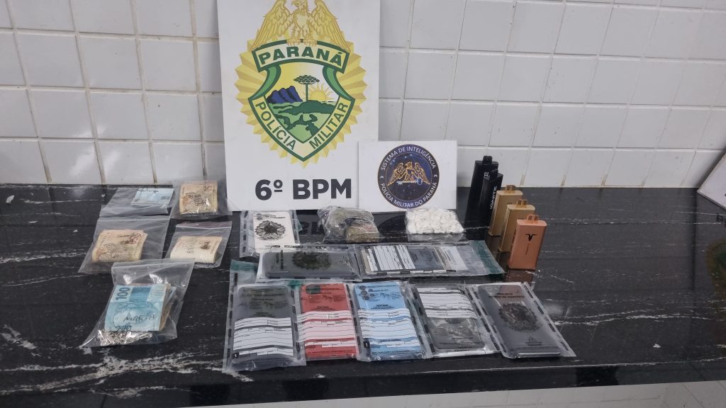 Operação do Gaeco: Policiais apreendem drogas, cigarros eletrônicos e dinheiro Operação do Gaeco: Policiais apreendem drogas, cigarros eletrônicos e dinheiro
