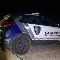 Motorista colide com carro estacionado e tenta fugir, mas é detido pela GM Imagem referente a Motorista colide com carro estacionado e tenta fugir, mas é detido pela GM