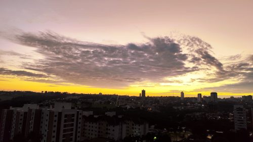Hoje chove em Cascavel, confia! 98% de probabilidade segundo o Simepar