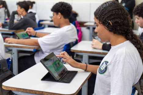 Com 10,4 mil alunos aprovados, Paraná lidera Olimpíada de Inovação, Ciência e Tecnologia Imagem referente a Com 10,4 mil alunos aprovados, Paraná lidera Olimpíada de Inovação, Ciência e Tecnologia
