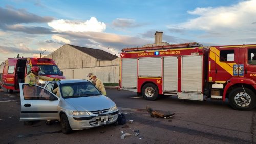 Grave acidente de trânsito mobiliza equipes do Corpo de Bombeiros no Bairro Pacaembu