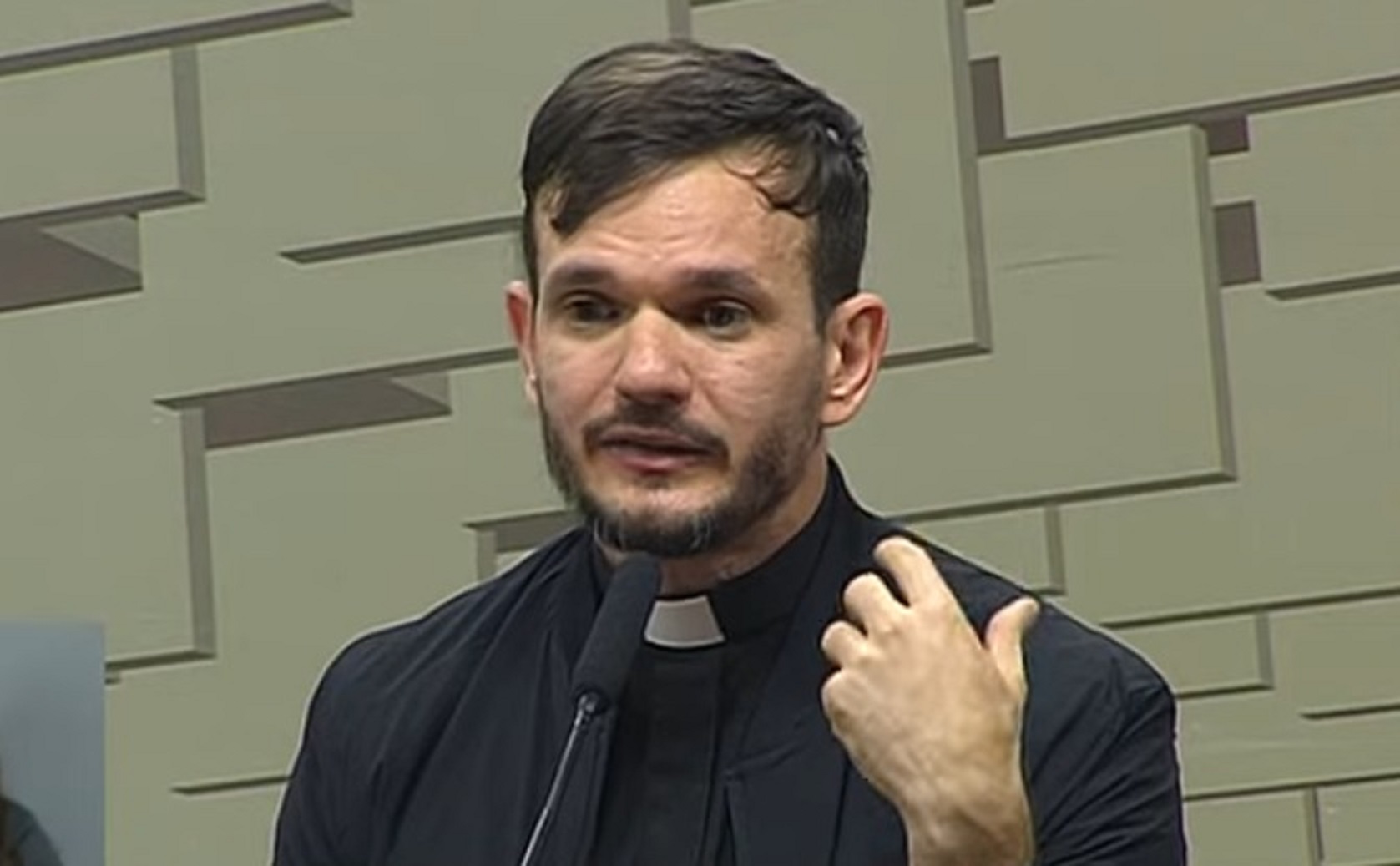 Padre Patrick Fernandes depõe na CPI das Bets e aborda vício em jogos