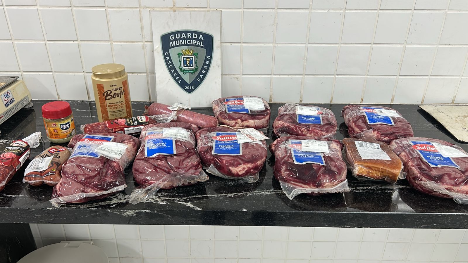Churrasco cancelado! Ladrão é detido ao tentar furtar picanha e salame em Cascavel