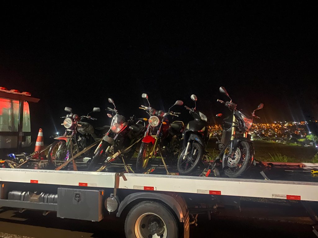 Cinco motocicletas são apreendidas em operação de trânsito na Região Norte de Cascavel Cinco motocicletas são apreendidas em operação de trânsito na Região Norte de Cascavel