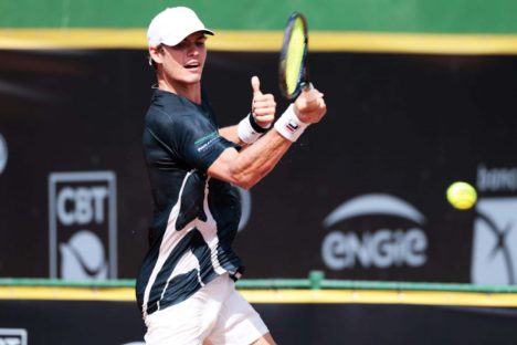 Apoiado pelo Estado: tenista paranaense disputará três torneios juvenis do Grand Slam Imagem referente a Apoiado pelo Estado: tenista paranaense disputará três torneios juvenis do Grand Slam