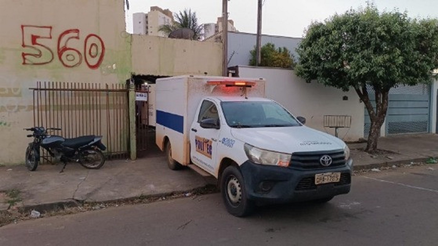 Adriana Costa da Silva é morta a pauladas durante briga com companheiro Adriana Costa da Silva é morta a pauladas durante briga com companheiro