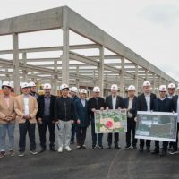 Imagem referente a Darci Piana visita obras de nova fábrica bilionária da LG em Fazenda Rio Grande