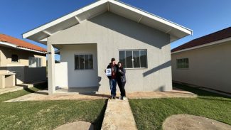 Cohapar entrega chaves da casa própria a 48 famílias de Japira