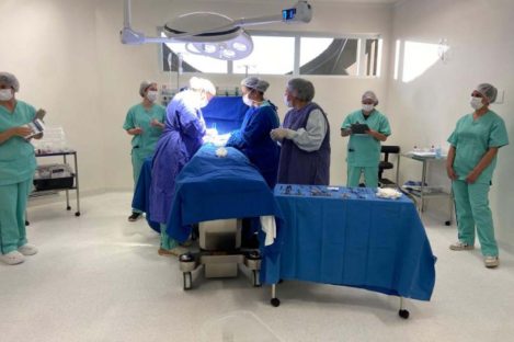 Hospital Regional do Centro-Oeste é referência em cirurgias eletivas e formação profissional
