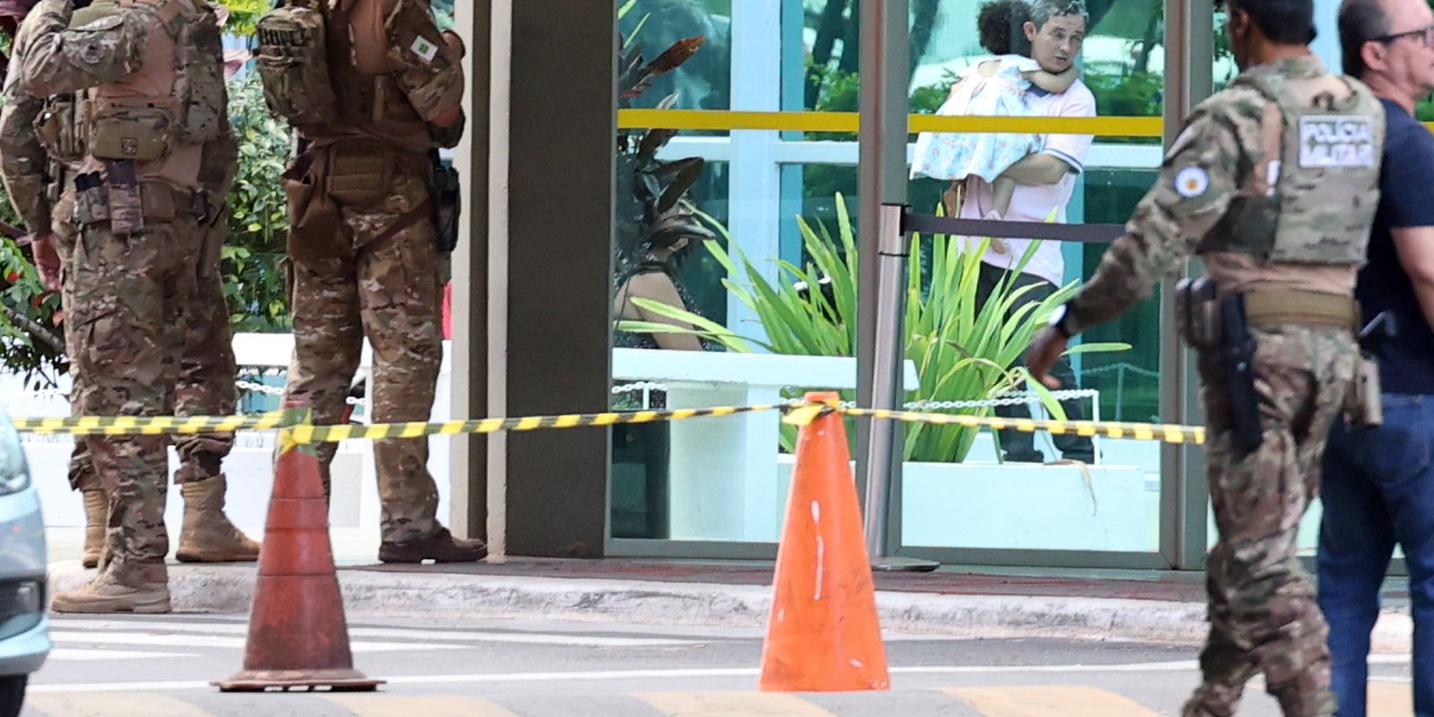 Ministério é evacuado por causa de ameaça de bomba Ministério é evacuado por causa de ameaça de bomba