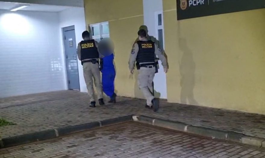 Mulher é detida após ameaçar ex-marido, danificar moto e “dar trabalho” para a PM