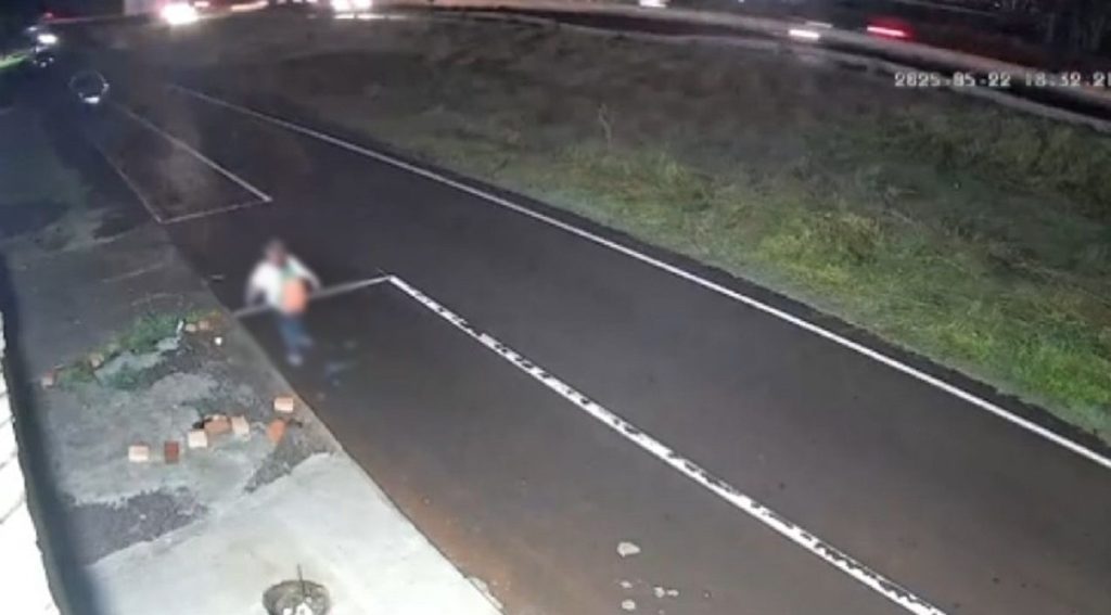 Imagens mostram menino correndo desesperado e pedindo por socorro em Cascavel