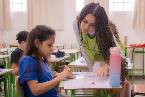 Governo inicia repasse de incentivo para programas com crianças e adolescentes Imagem referente a Governo inicia repasse de incentivo para programas com crianças e adolescentes