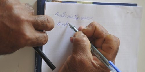 Analfabetismo de pessoas com deficiência é quatro vezes maior no país Imagem referente a Analfabetismo de pessoas com deficiência é quatro vezes maior no país